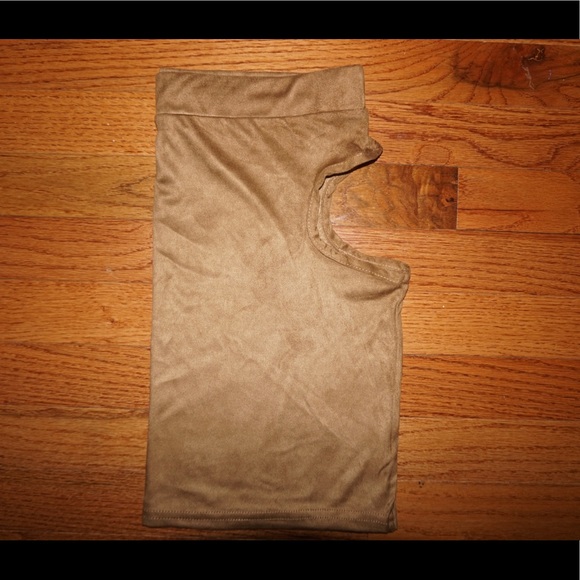 Boohoo A-Line Mini Skirt with Cut-Out - Picture 3 of 5